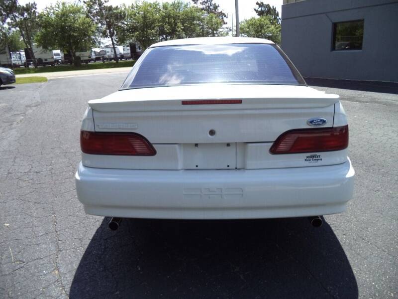 Ford-taurus-sho-1993-white-3