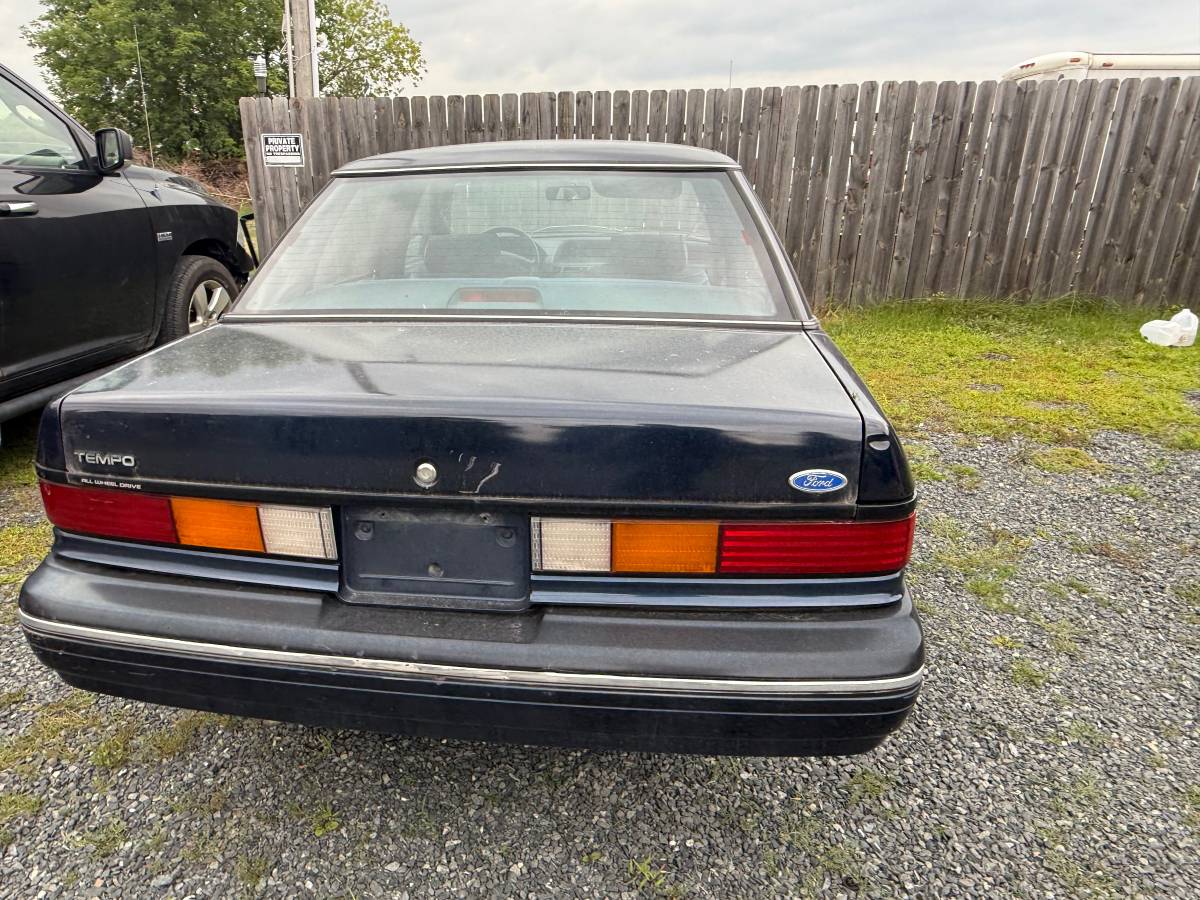 Ford-tempo-1989-blue-2