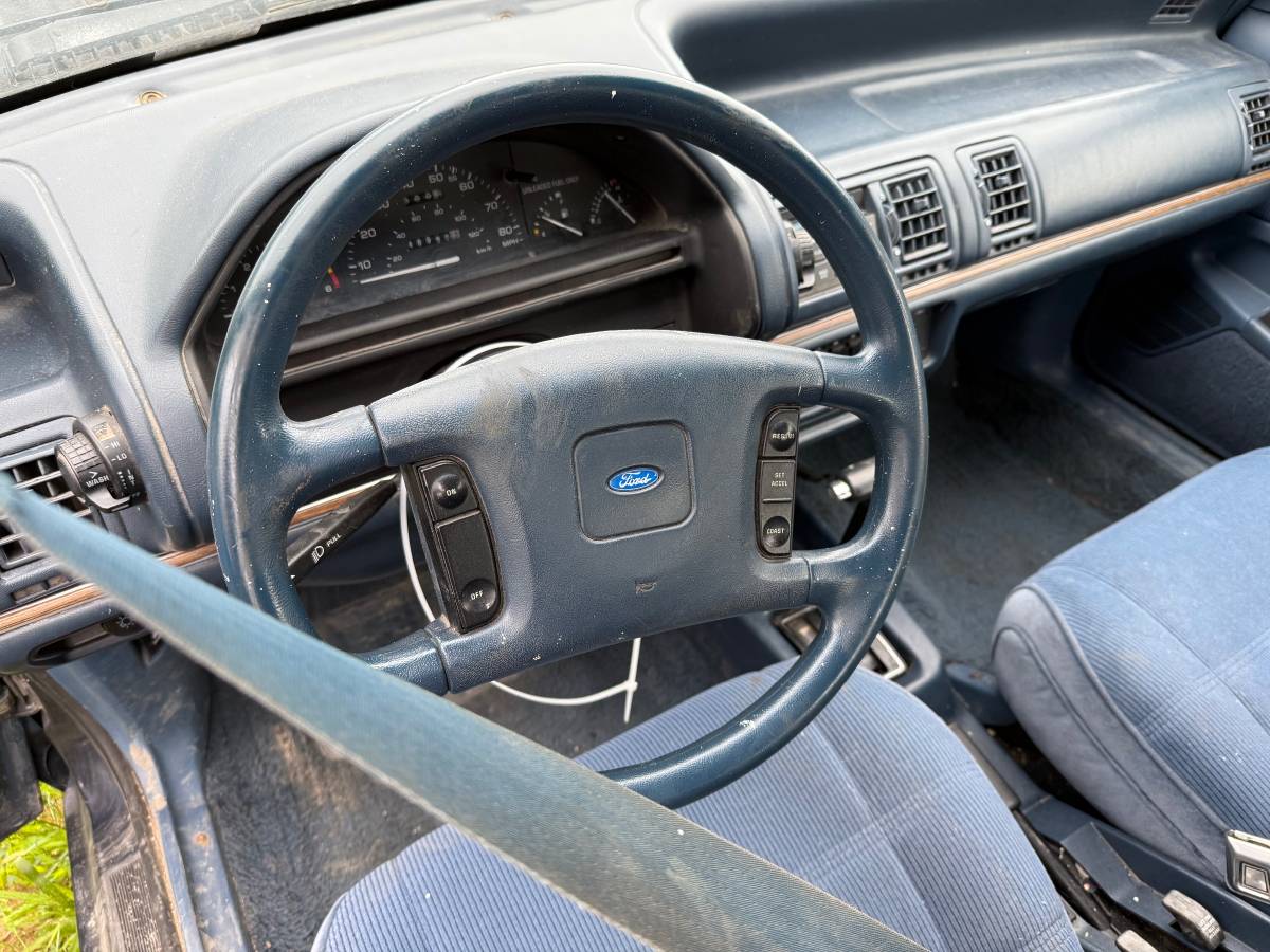 Ford-tempo-1989-blue-6