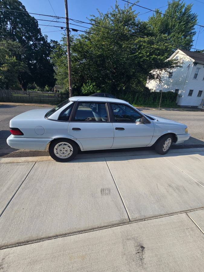 Ford-tempo-1994-blue-1