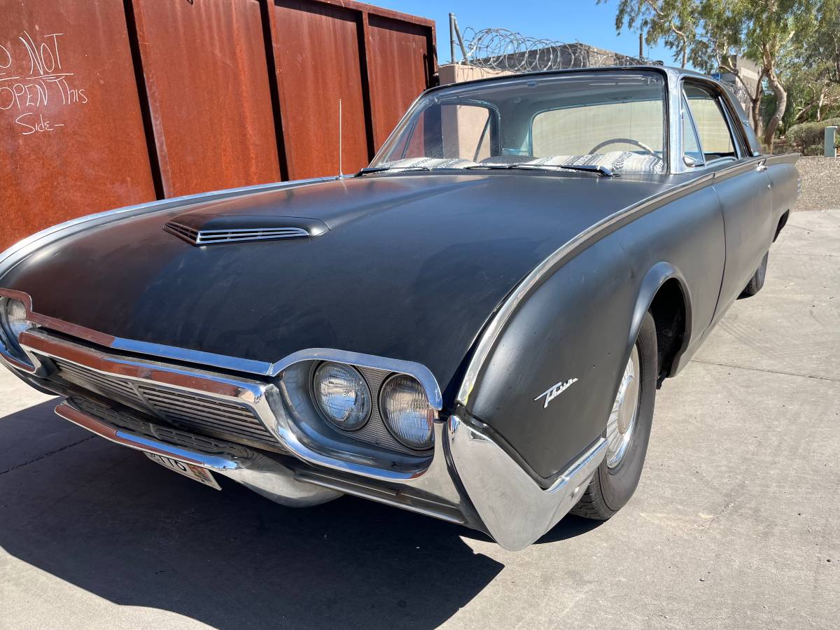 Ford-thunderbird-1961-black-13