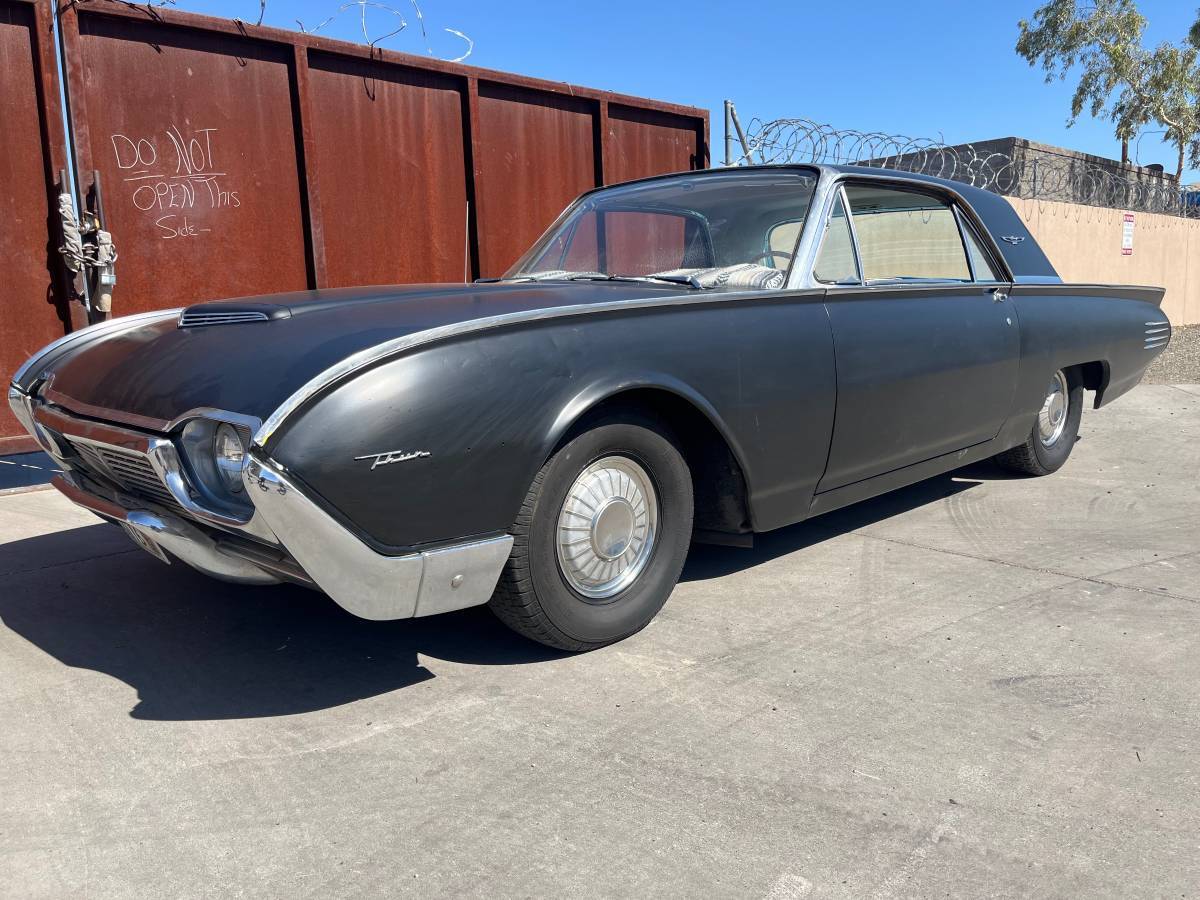 Ford-thunderbird-1961-black