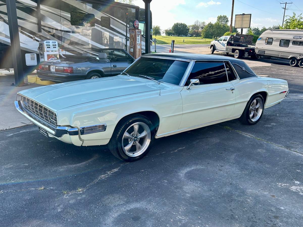 Ford-thunderbird-1968-13