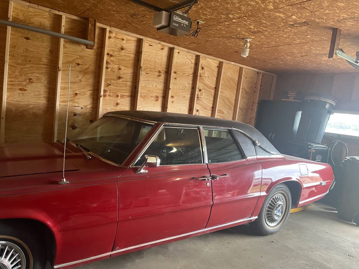 Ford-thunderbird-1968-red-1