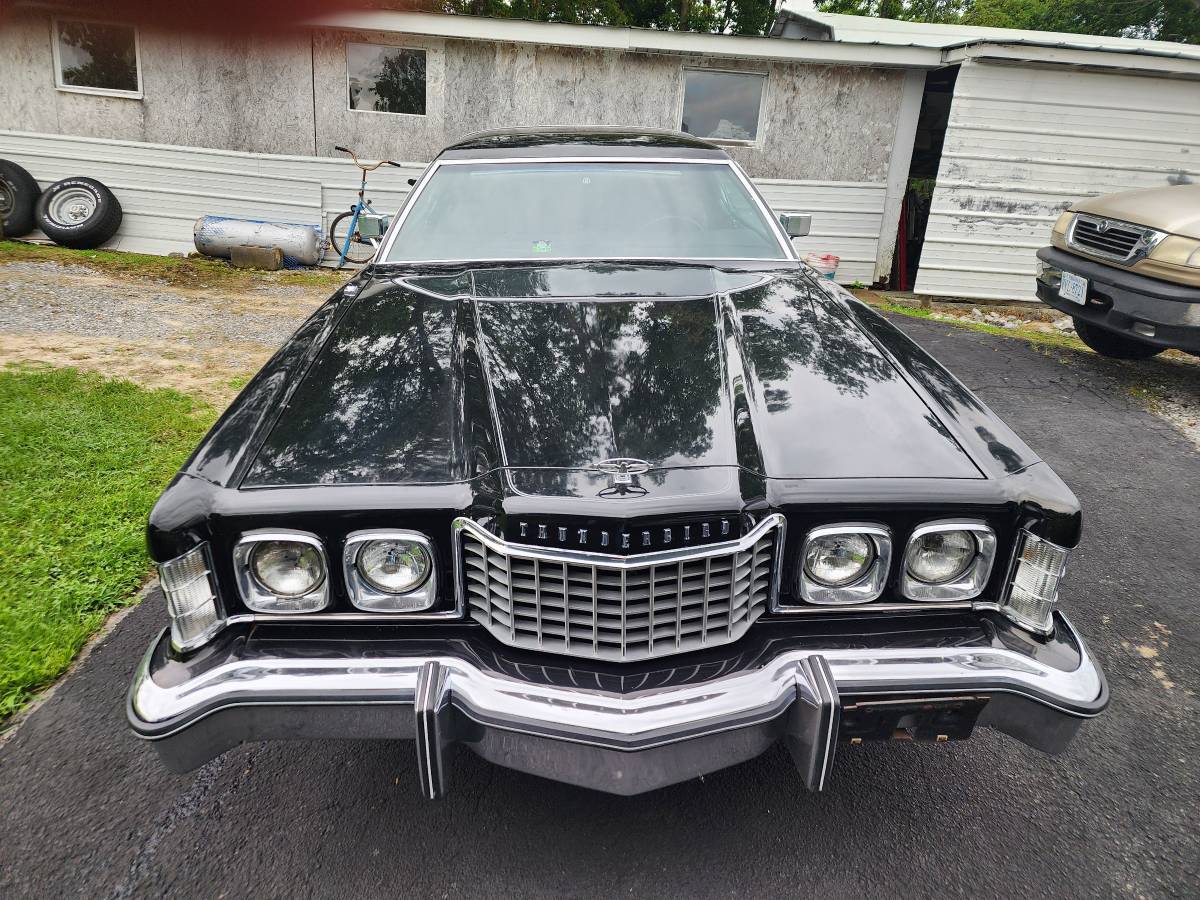 Ford-thunderbird-1976-black-1