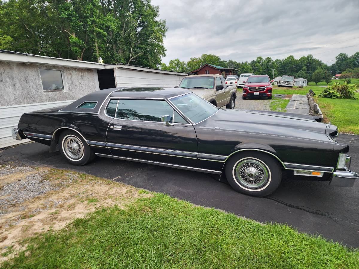 Ford-thunderbird-1976-black-11