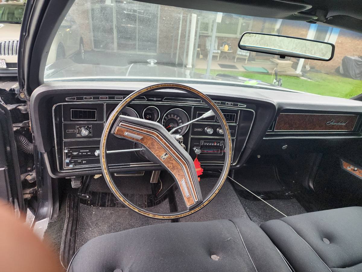 Ford-thunderbird-1976-black-12