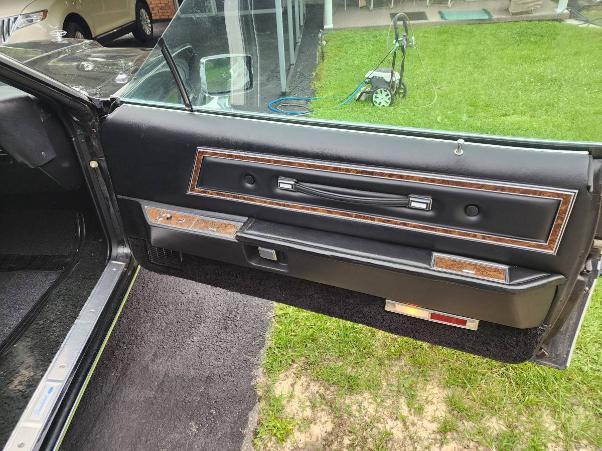 Ford-thunderbird-1976-black-3