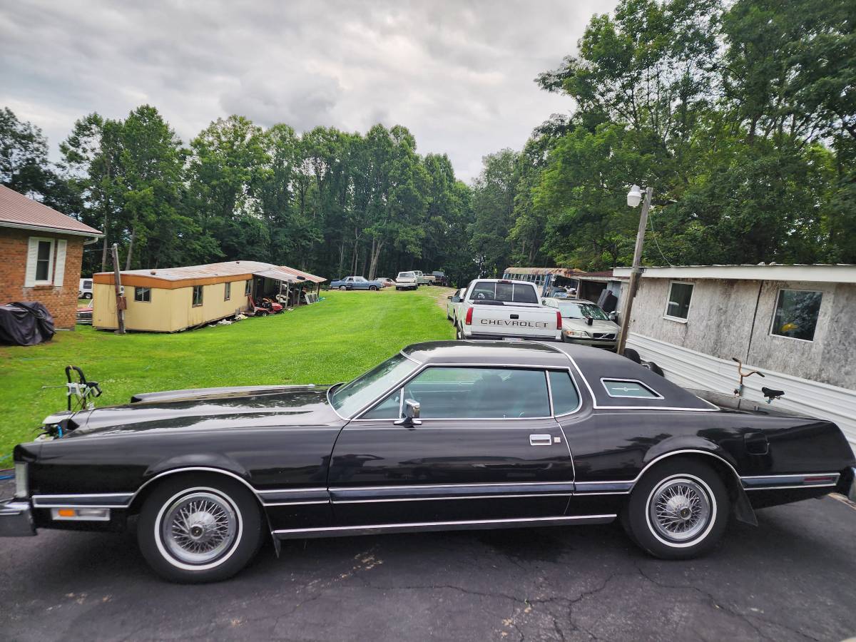 Ford-thunderbird-1976-black
