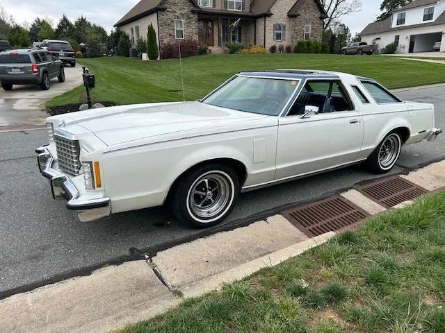 Ford-thunderbird-1977-12