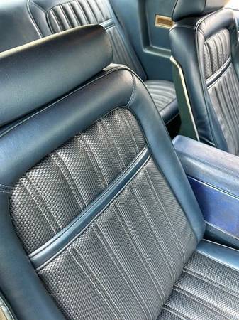 Ford-thunderbird-1977-14
