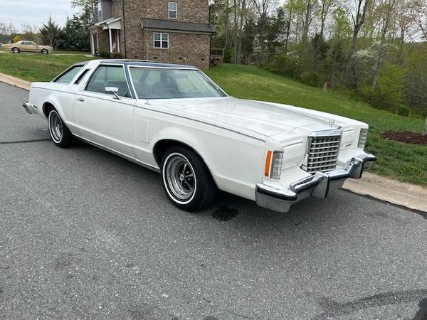 Ford-thunderbird-1977