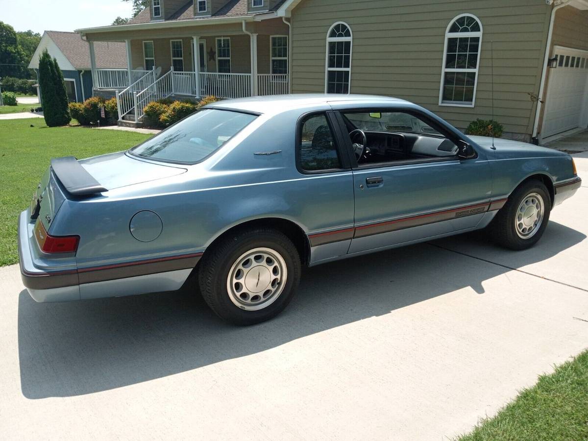 Ford-thunderbird-1986-blue-1