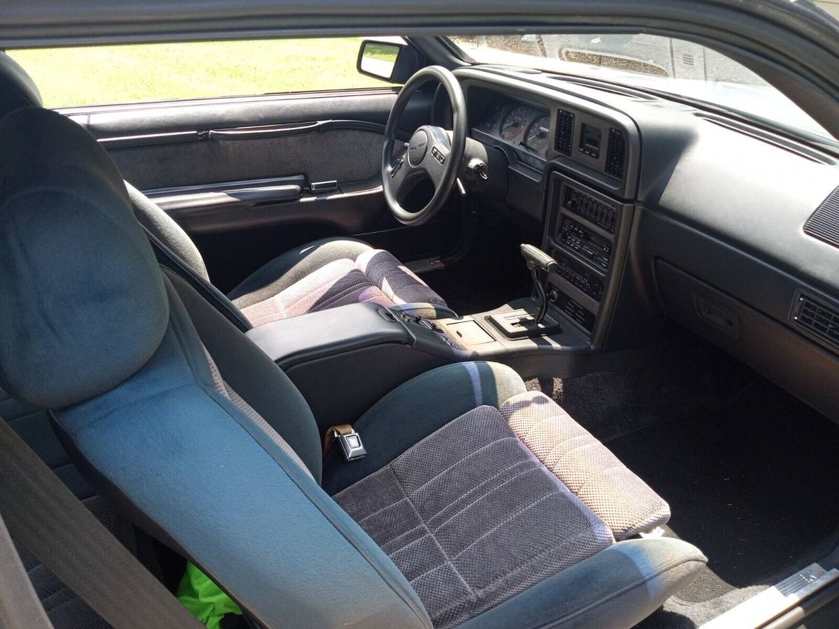 Ford-thunderbird-1986-blue-2