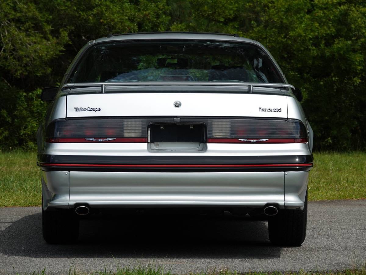 Ford-thunderbird-1988-silver-1