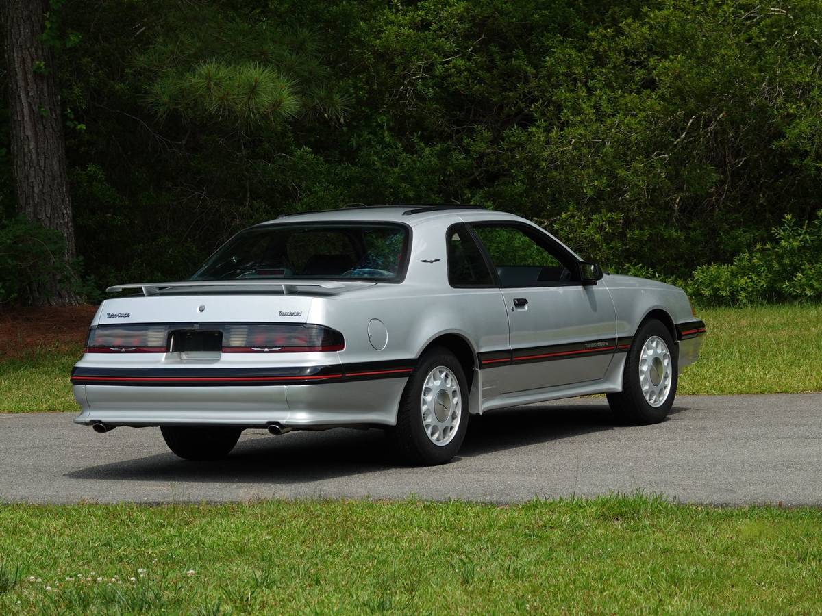 Ford-thunderbird-1988-silver-2