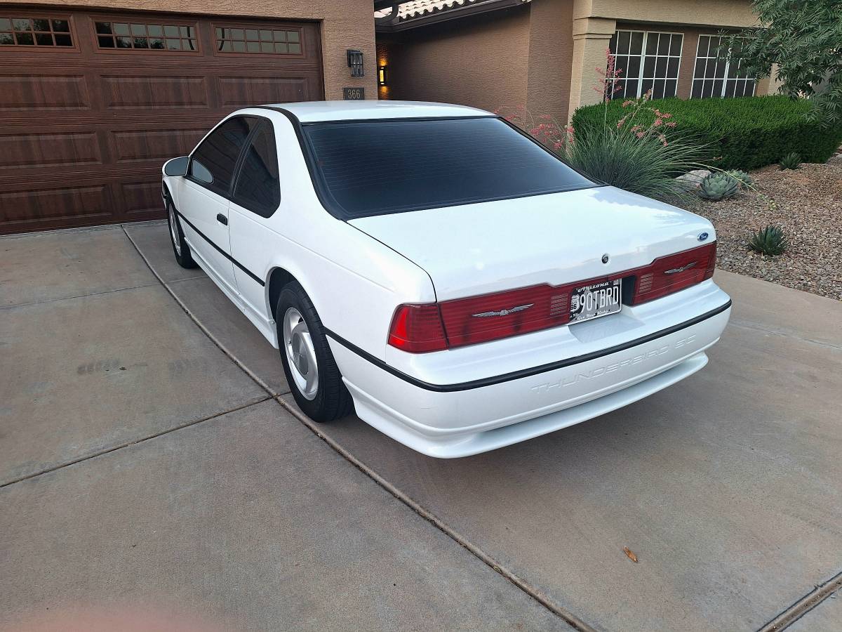 Ford-thunderbird-1990-white-1