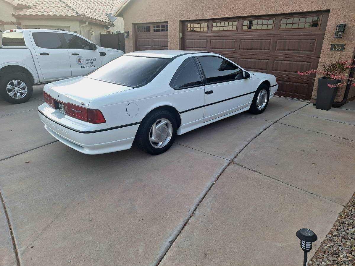 Ford-thunderbird-1990-white-2