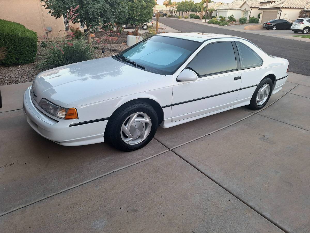 Ford-thunderbird-1990-white-5