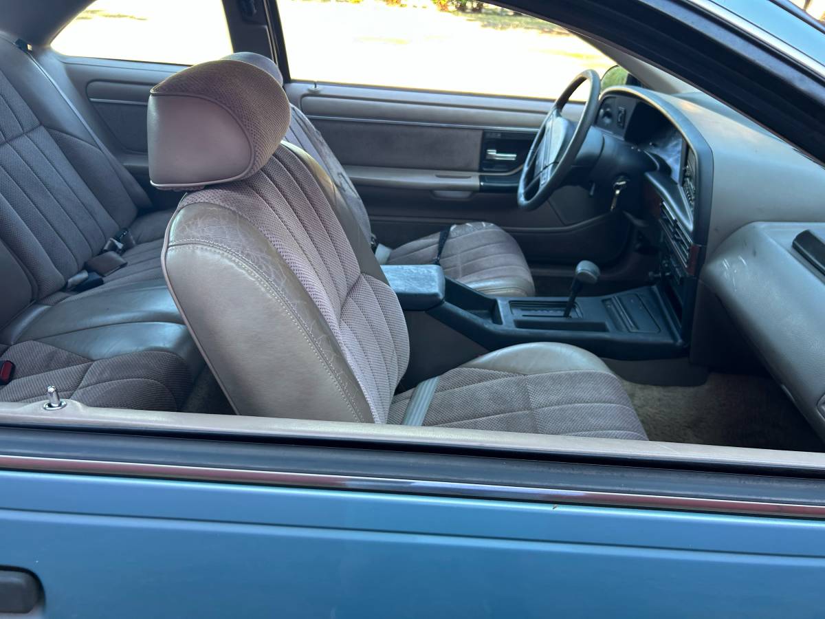 Ford-thunderbird-1991-blue-6