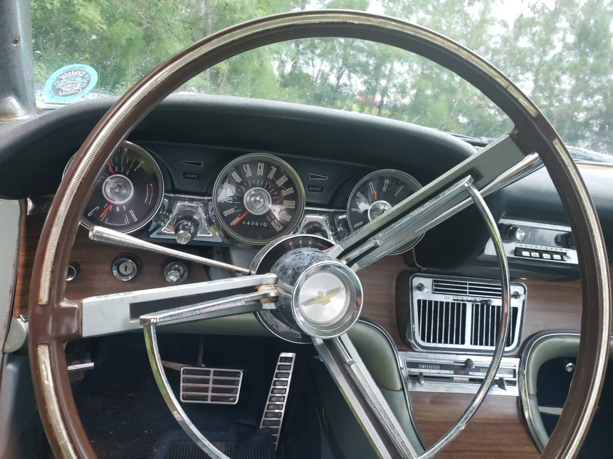 Ford-thunderbird-2-dr-coupe-landau-edition-1963-green-10