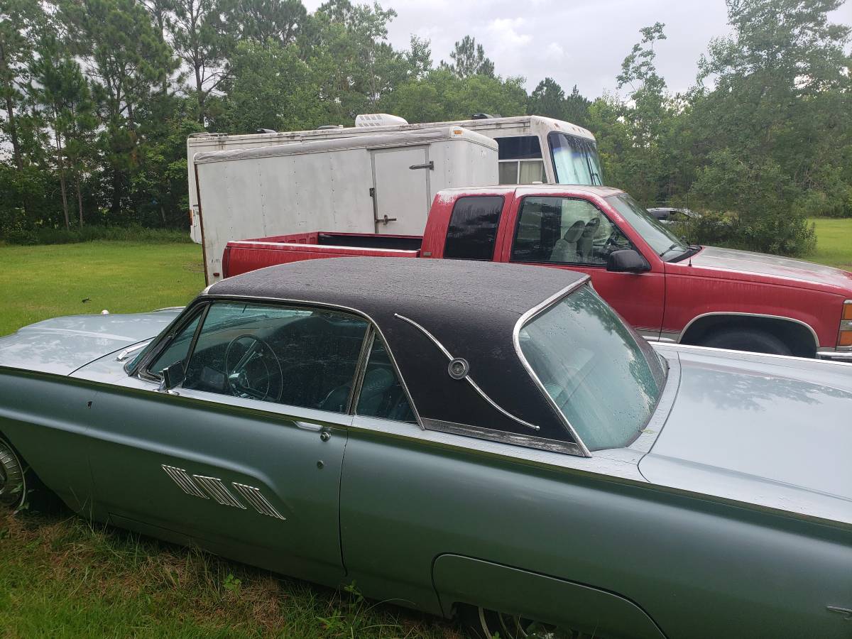Ford-thunderbird-2-dr-coupe-landau-edition-1963-green-11