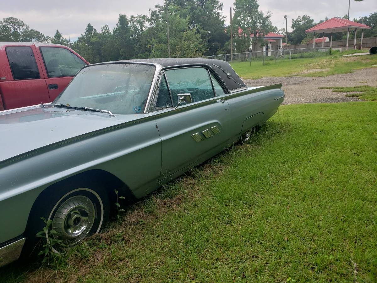 Ford-thunderbird-2-dr-coupe-landau-edition-1963-green-2