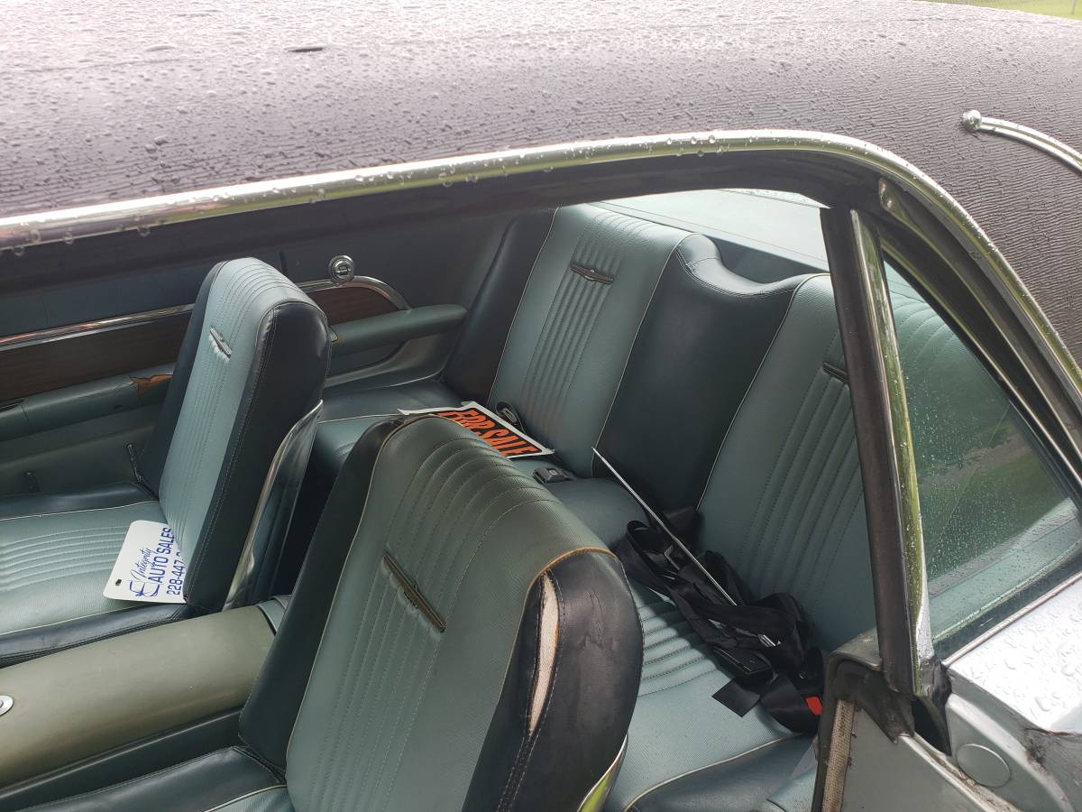 Ford-thunderbird-2-dr-coupe-landau-edition-1963-green-8