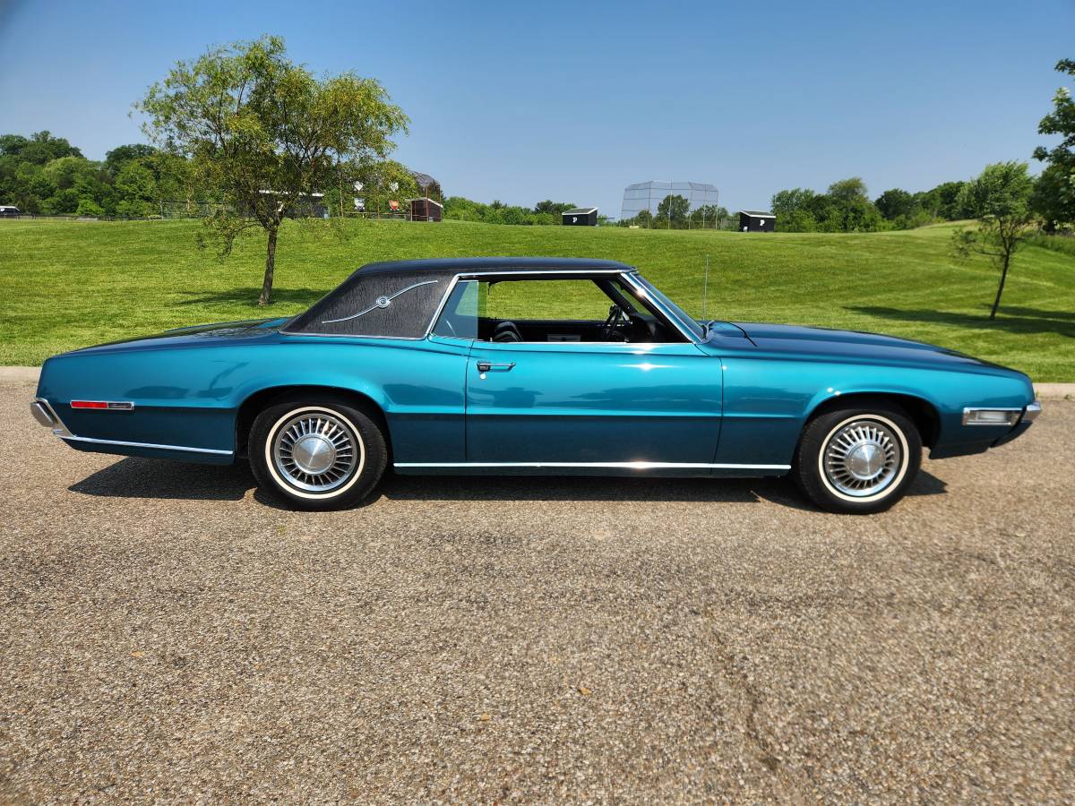 Ford-thunderbird-2d-1968-custom