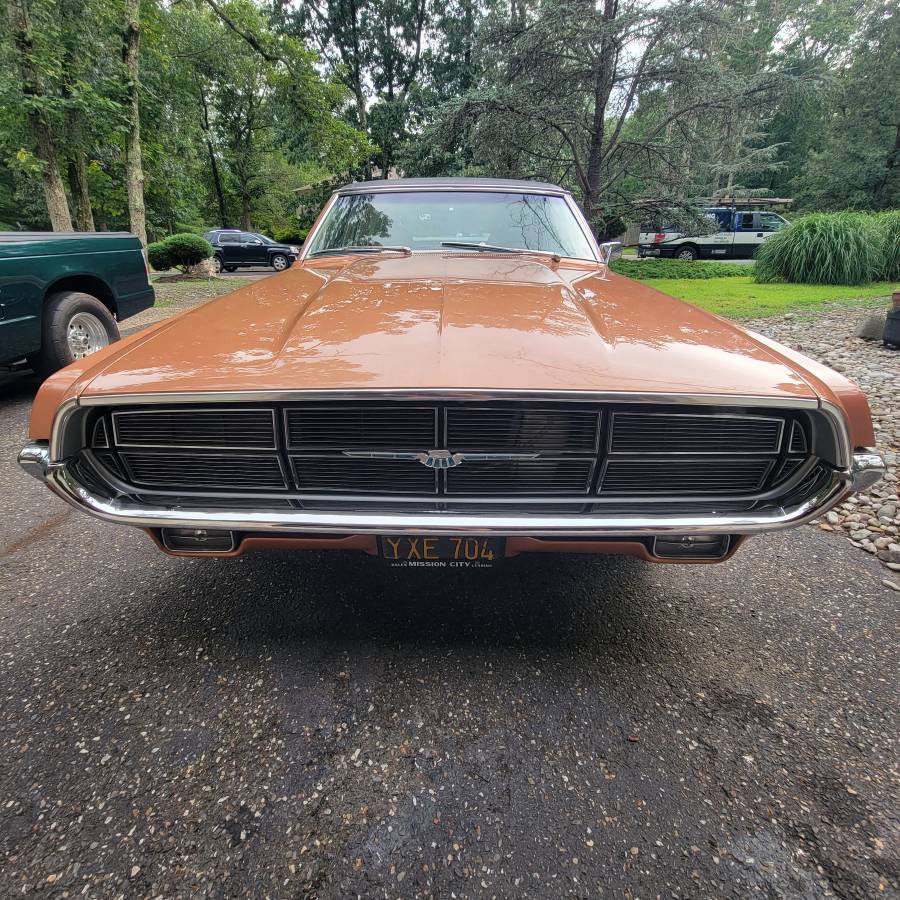 Ford-thunderbird-base-1969-custom-3