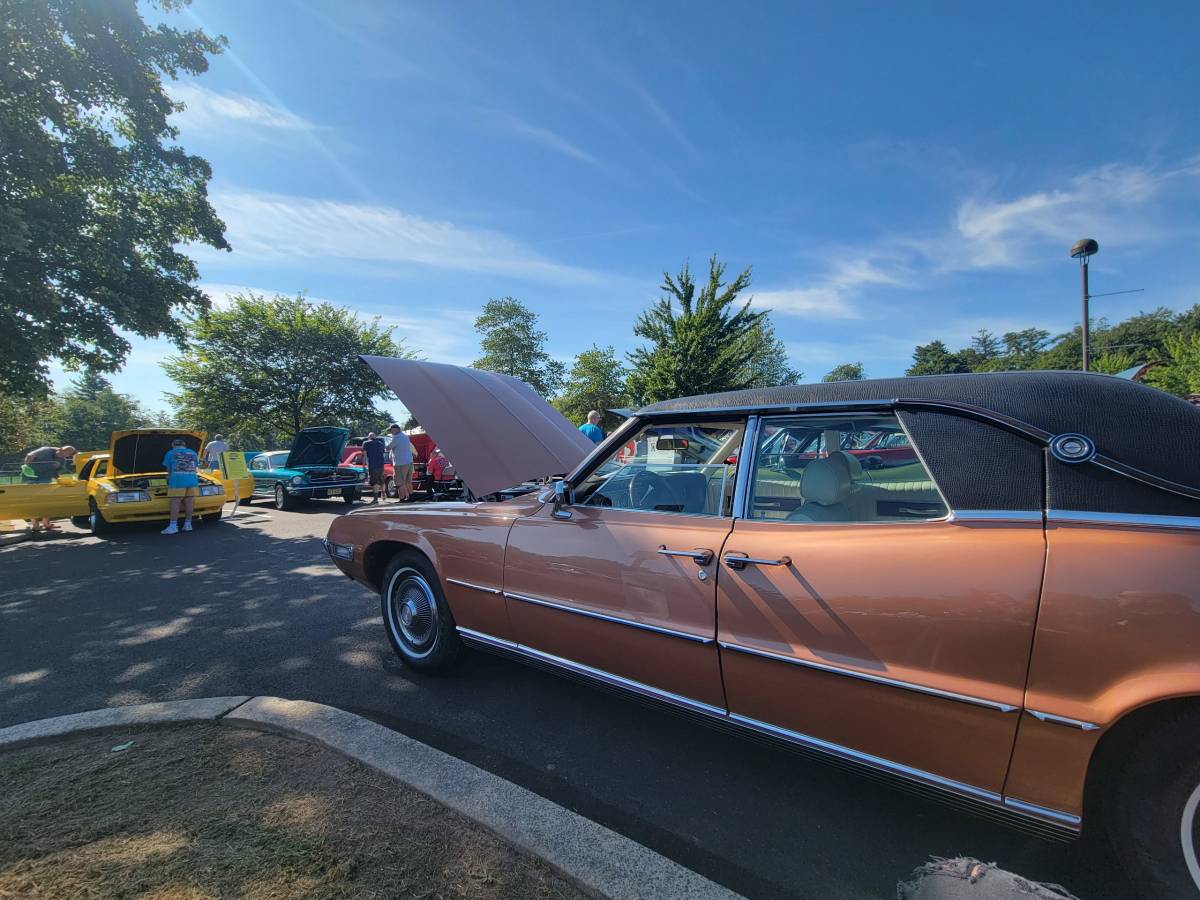 Ford-thunderbird-base-1969-custom-4