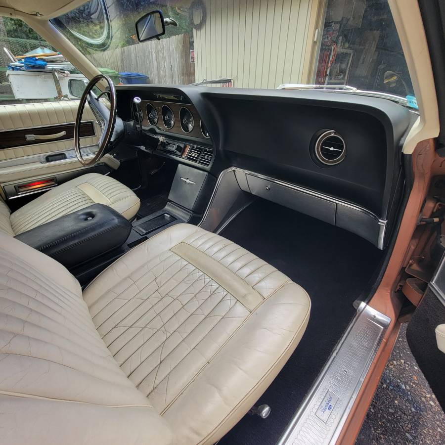 Ford-thunderbird-base-1969-custom-5