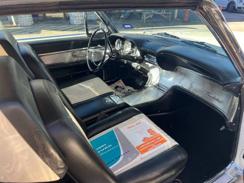 Ford-thunderbird-convertible-1961-white-23