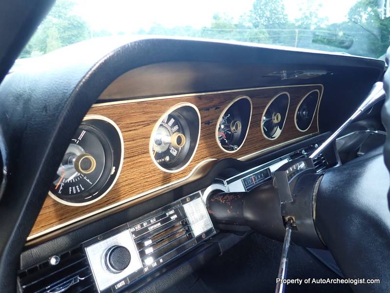 Ford-thunderbird-coupe-1968-yellow-19
