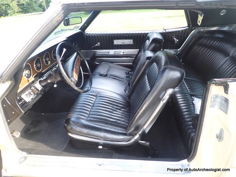 Ford-thunderbird-coupe-1968-yellow-3