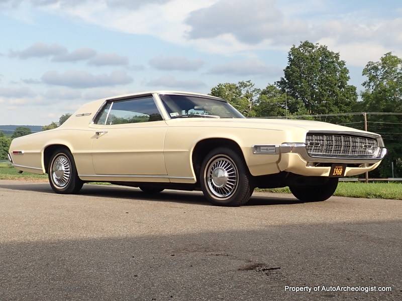 Ford-thunderbird-coupe-1968-yellow-9