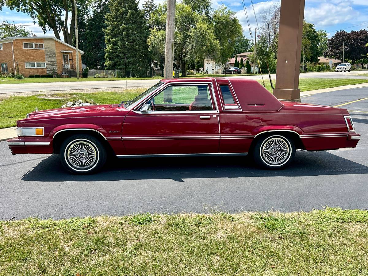 Ford-thunderbird-landau-1981-1