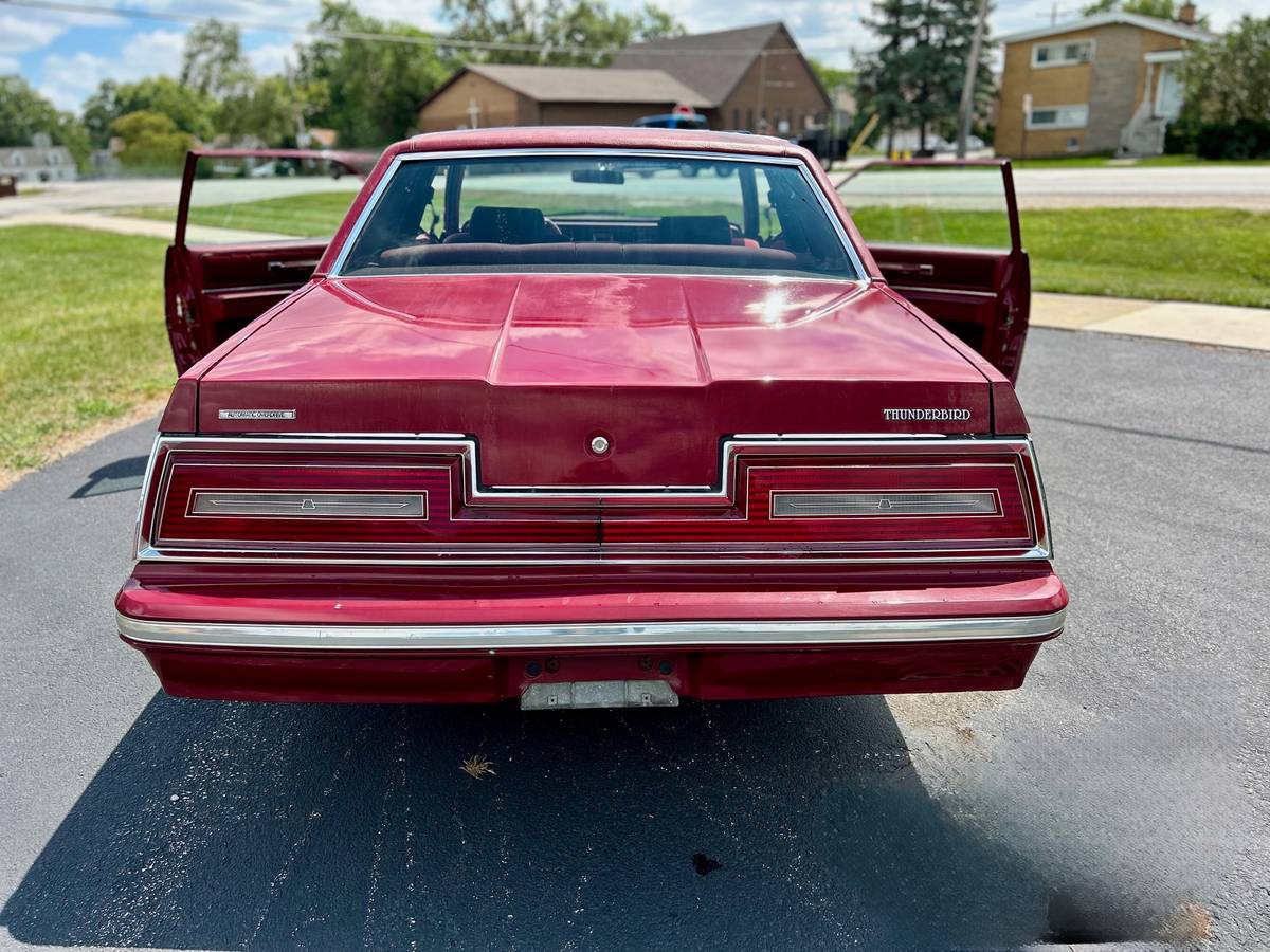 Ford-thunderbird-landau-1981-14
