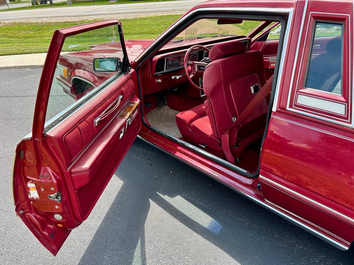 Ford-thunderbird-landau-1981-4