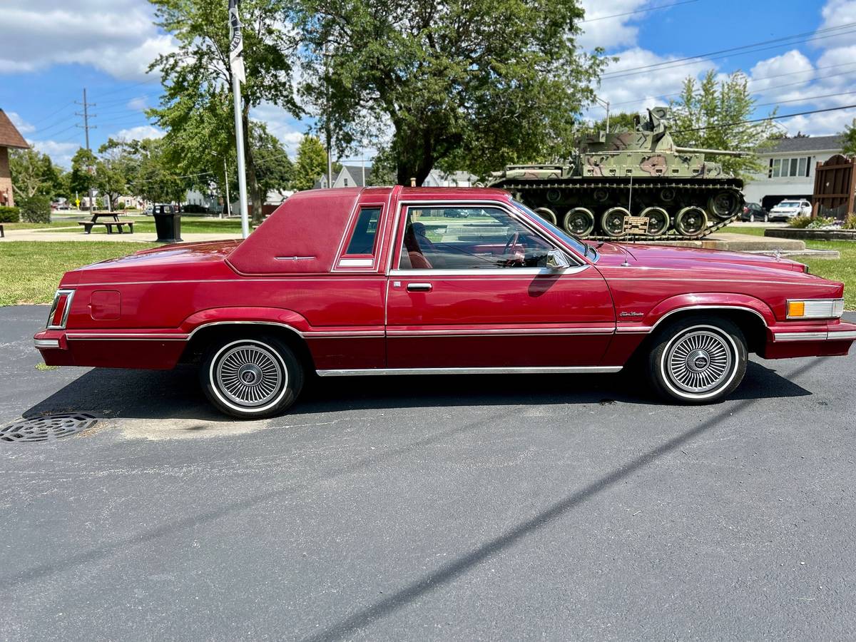 Ford-thunderbird-landau-1981
