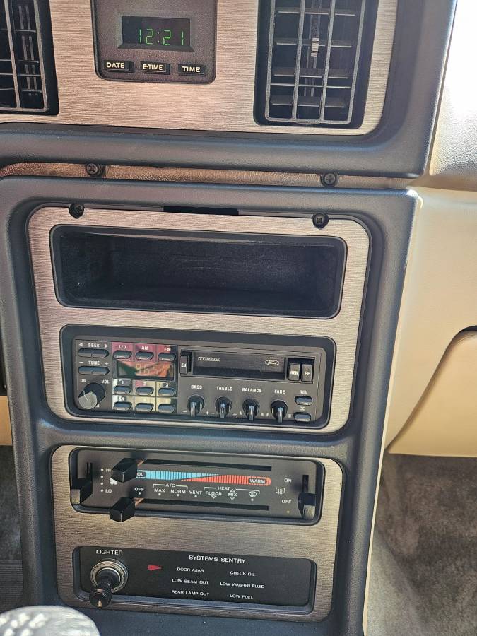 Ford-thunderbird-turbo-coupe-1986-2