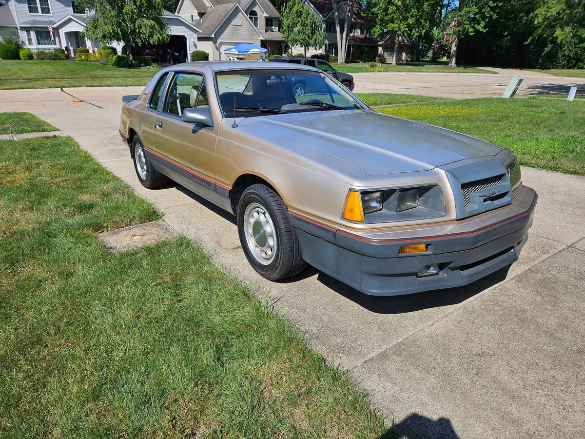 Ford-thunderbird-turbo-coupe-1986
