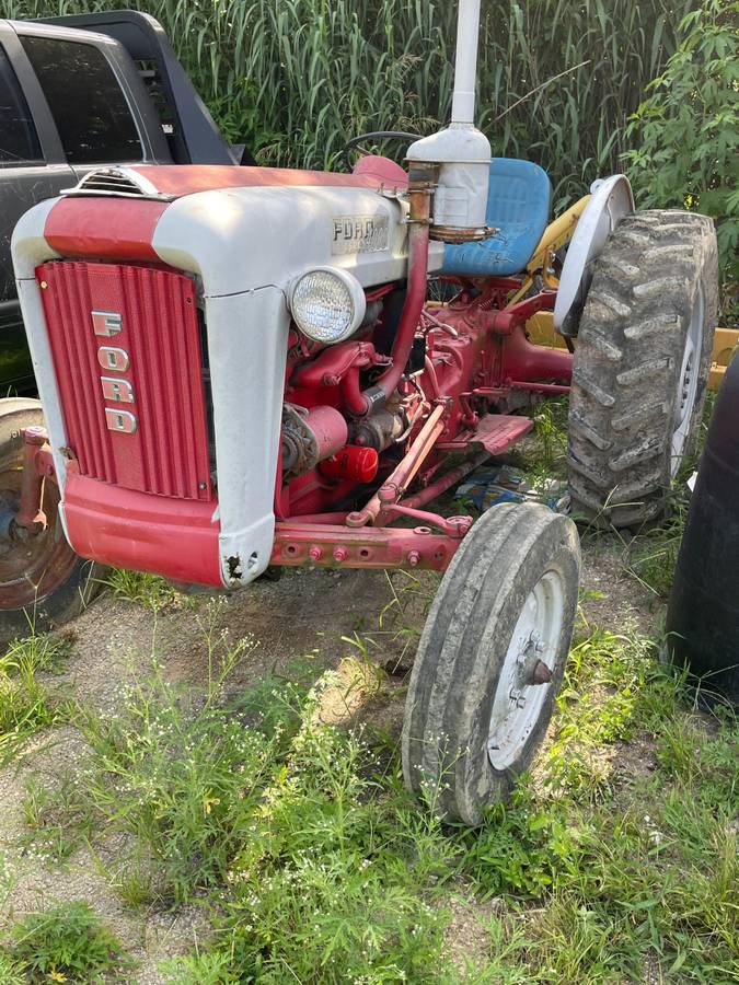 Ford-tractor-4000-diesel-1961-red-2