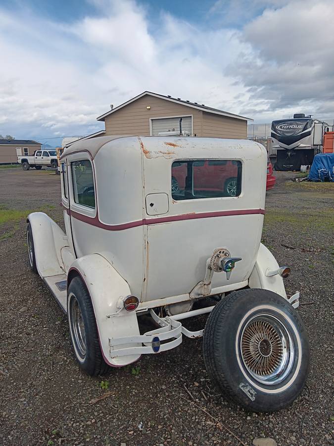 Ford-tudor-1929-white-18