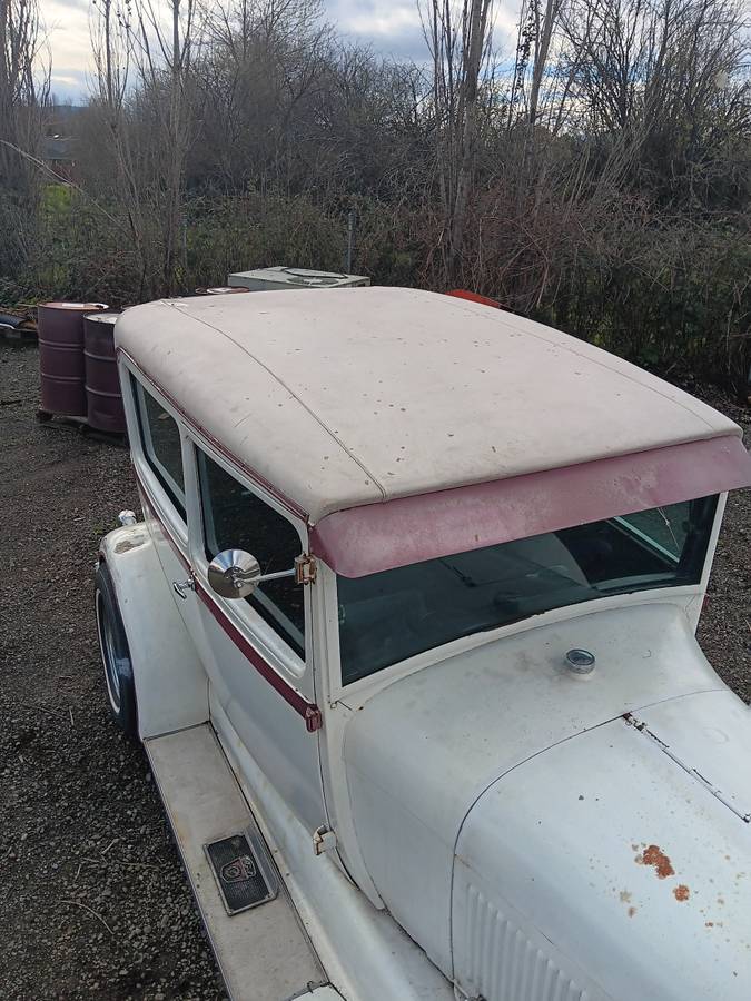 Ford-tudor-1929-white-2