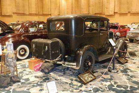 Ford-tudor-1931-black-2