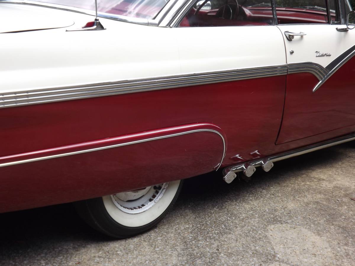 Ford-victoria-1956-11
