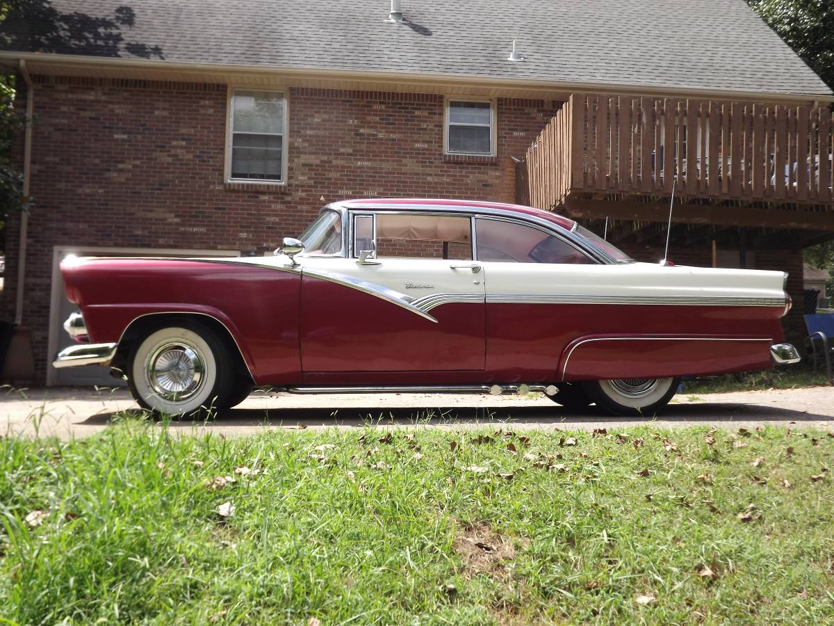 Ford-victoria-1956-2