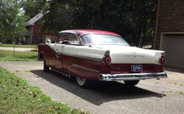 Ford-victoria-1956-3