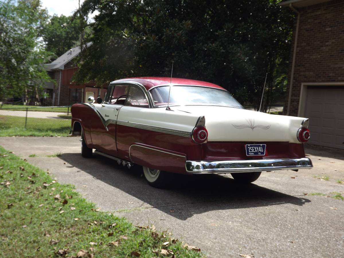 Ford-victoria-1956-3